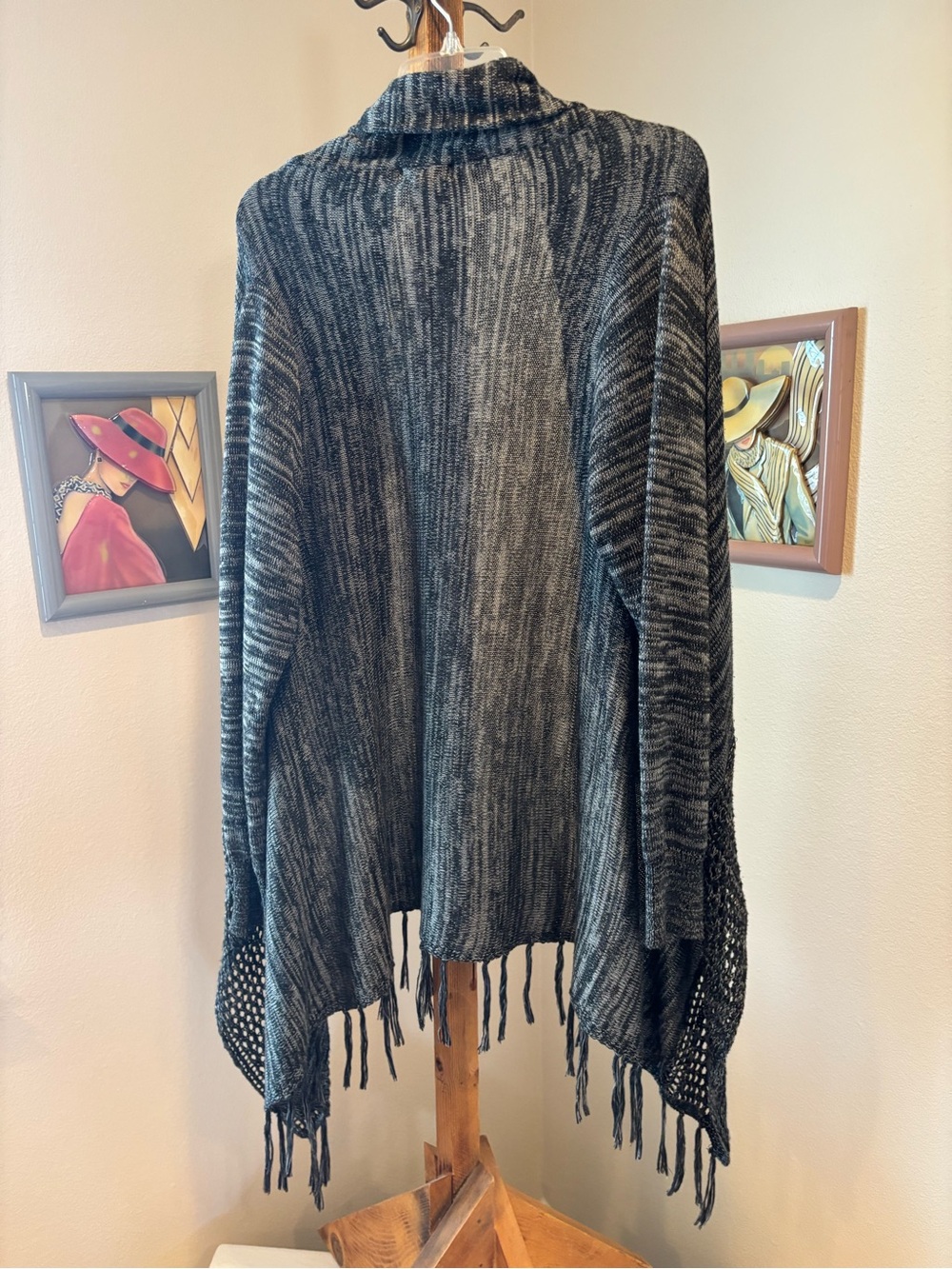 Nice lightweight sweater, gray, and white